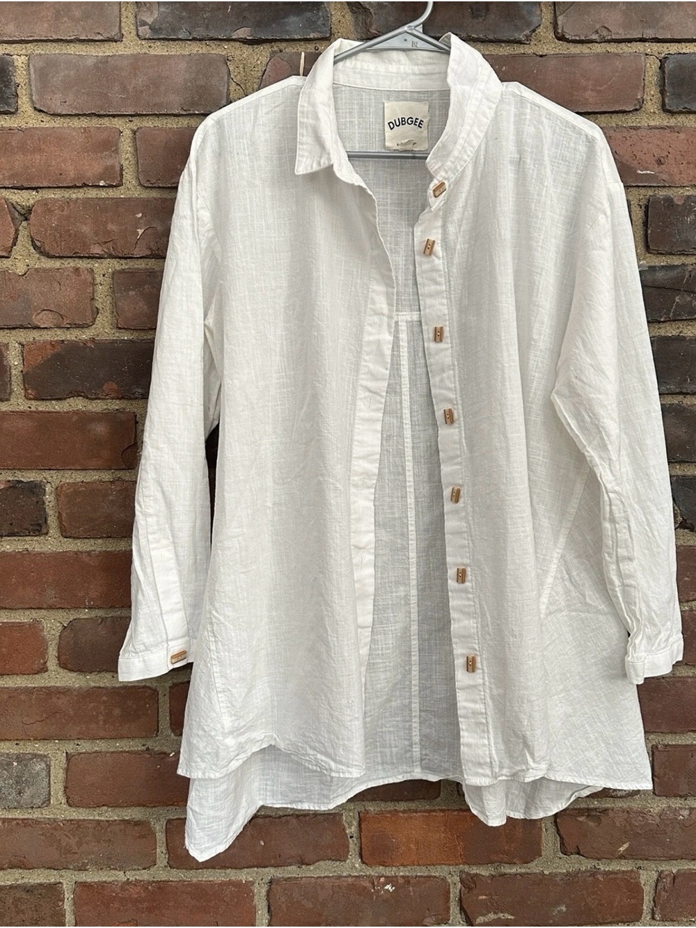 Women's White Linen Button-Down Shirt - Picture 2 of 8